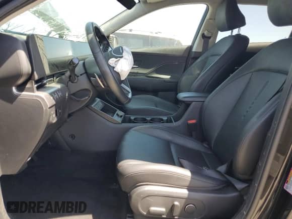 2024 Hyundai Kona Limited с VIN KM8HE3A38RU121035, выставлен на аукционе Copart как лот 61691295 с пробегом Не указан миль и Списание • Salvage title. История ставок и продаж доступна на DreamBid. Изображение 7.