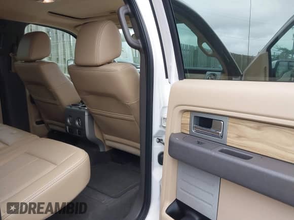 2011 Ford F-150 XLT z VIN 1FTFW1ET6BFC45645, wystawiony jako IAAI lot #42815576 z przebiegiem 76 197 mil mil oraz . Historia ofert i sprzedaży dostępna na DreamBid. Obrazek 8.