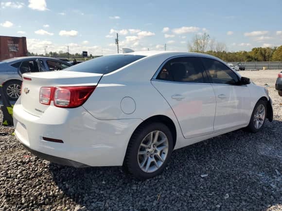 2016 Chevrolet Malibu LT z VIN 1G11C5SA6GU154772, wystawiony jako Copart lot #84393715 z przebiegiem 138 161 mil mil oraz Szkoda całkowita • Salvage title. Historia ofert i sprzedaży dostępna na DreamBid. Obrazek 3.