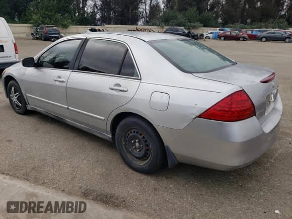 2007 Honda Accord LX with VIN 1HGCM56417A228913, listed as a Copart auction lot 84276335 with 125,182 mi miles and Clean title. Bid and sale history available at DreamBid. Image 2.