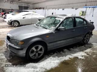 2005 BMW 3 Series 330xi with VIN WBAEW53485PN37386, listed as a Copart auction lot 42941645 with 141,358 mi miles and Salvage title. Bid and sale history available at DreamBid. Image 1.