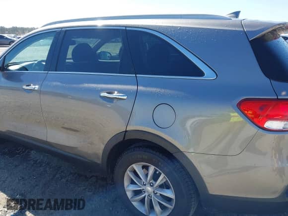 2018 Kia Sorento LX z VIN 5XYPG4A33JG416825, wystawiony jako IAAI lot #43535898 z przebiegiem 193 181 mil mil oraz . Historia ofert i sprzedaży dostępna na DreamBid. Obrazek 6.