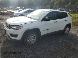2017 Jeep Compass Sport z VIN 3C4NJCAB0HT668299, wystawiony jako Copart lot #86617385 z przebiegiem 89 906 mil mil oraz Czysty tytuł • Clean title. Historia ofert i sprzedaży dostępna na DreamBid. Obrazek 1.