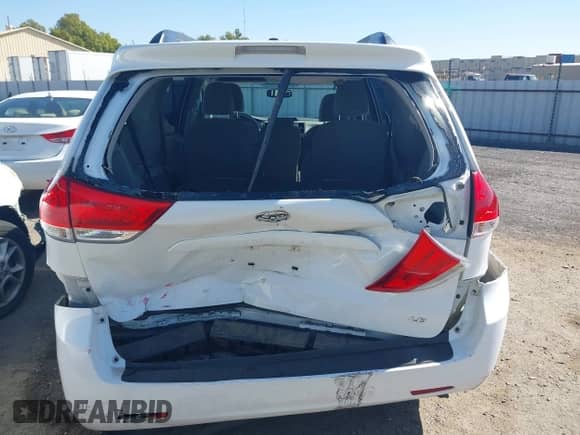 2014 Toyota Sienna LE AAS с VIN 5TDKK3DC0ES455590, выставлен на аукционе IAAI как лот 43379001 с пробегом 140 601 миль миль и . История ставок и продаж доступна на DreamBid. Изображение 16.