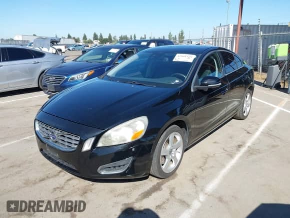 2012 Volvo S60 T5 с VIN YV1622FS6C2041857, выставлен на аукционе IAAI как лот 42861578 с пробегом 121 188 миль миль и . История ставок и продаж доступна на DreamBid. Изображение 2.