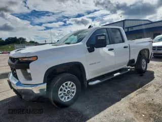 2021 Chevrolet Silverado 2500HD Work Truck z VIN 1GC5YLE77MF311269, wystawiony jako Copart lot #69608415 z przebiegiem 129 960 mil mil oraz Szkoda całkowita • Salvage title. Historia ofert i sprzedaży dostępna na DreamBid. Obrazek 1.