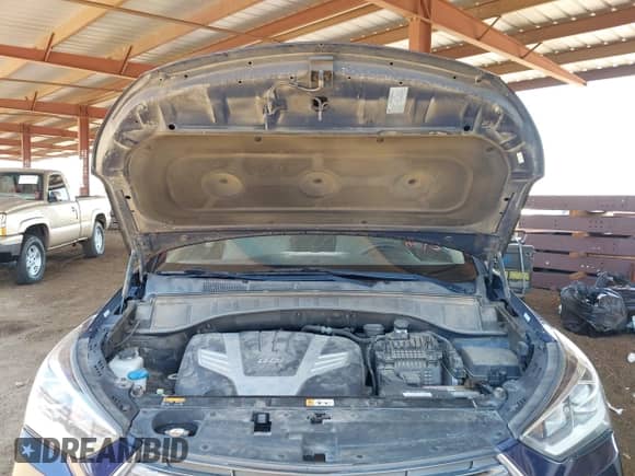 2017 Hyundai Santa Fe SE with VIN KM8SM4HF3HU240253, listed as a IAAI auction lot 42714323 with 171,706 mi miles and . Bid and sale history available at DreamBid. Image 10.
