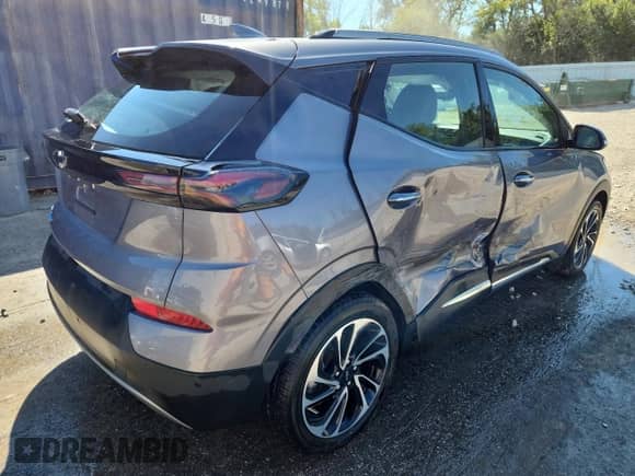 2023 Chevrolet Bolt EUV Premier with VIN 1G1FZ6S07P4202412, listed as a Copart auction lot 70402175 with 28,264 mi miles and Salvage title. Bid and sale history available at DreamBid. Image 3.