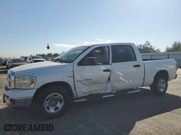 2007 Dodge 1500 SLT z VIN 3D7KR19D17G809089, wystawiony jako Copart lot #81653915 z przebiegiem 219 573 mil mil oraz Szkoda całkowita • Salvage title. Historia ofert i sprzedaży dostępna na DreamBid. Obrazek 1.