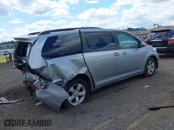 2017 Toyota Sienna LE Auto Access Seat with VIN 5TDKZ3DC5HS820605, listed as a IAAI auction lot 43106577 with 143,049 mi miles and . Bid and sale history available at DreamBid. Image 4.