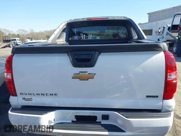 2011 Chevrolet Avalanche LT с VIN 3GNTKFE39BG180128, выставлен на аукционе IAAI как лот 41887676 с пробегом 183 098 миль миль и . История ставок и продаж доступна на DreamBid. Изображение 16.