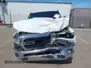 2020 Ram 1500 Lone Star z VIN 1C6RREFT6LN100386, wystawiony jako IAAI lot #42087691 z przebiegiem 107 559 mil mil oraz . Historia ofert i sprzedaży dostępna na DreamBid. Obrazek 12.