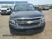 2019 Chevrolet Tahoe LT z VIN 1GNSKBKC9KR372402, wystawiony jako Copart lot #59765015 z przebiegiem 131 832 mil mil oraz Czysty tytuł • Clean title. Historia ofert i sprzedaży dostępna na DreamBid. Obrazek 5.