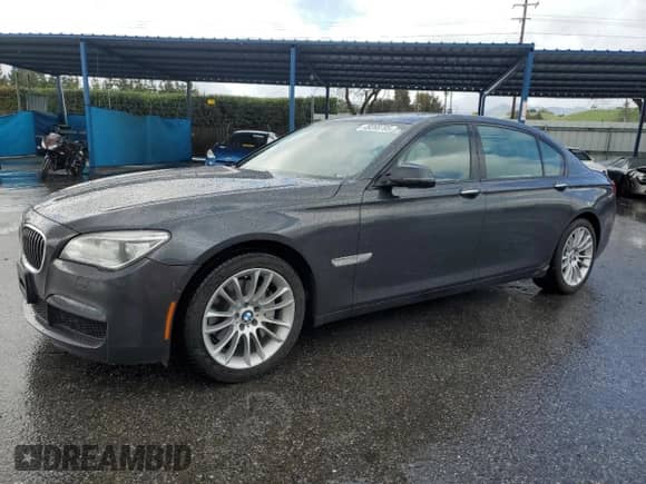 2015 BMW 7 Series 740Li z VIN WBAYE4C52FD947509, wystawiony jako Copart lot #49269705 z przebiegiem 80 111 mil mil oraz Szkoda całkowita • Salvage title. Historia ofert i sprzedaży dostępna na DreamBid. Obrazek 1.