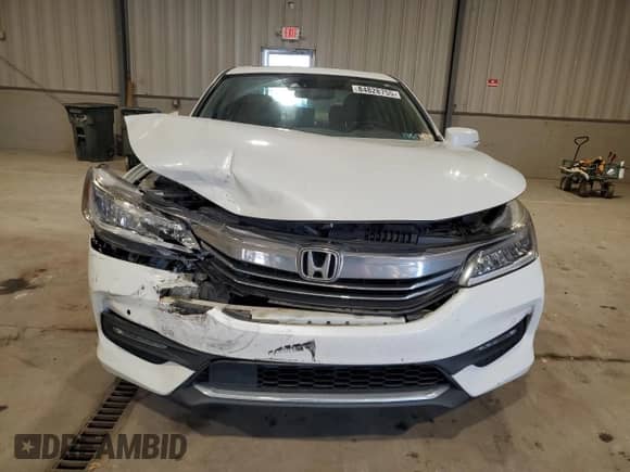 2017 Honda Accord Touring с VIN 1HGCR3F95HA022982, выставлен на аукционе Copart как лот 84828755 с пробегом 136 723 миль миль и Списание • Salvage title. История ставок и продаж доступна на DreamBid. Изображение 5.