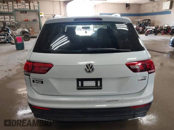 2018 Volkswagen Tiguan S с VIN 3VV0B7AX5JM108371, выставлен на аукционе IAAI как лот 43047823 с пробегом 80 531 миль миль и . История ставок и продаж доступна на DreamBid. Изображение 16.