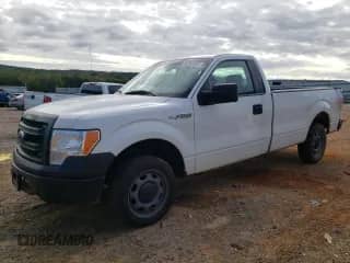 2014 Ford F-150 XL z VIN 1FTMF1CM3EKD16007, wystawiony jako Copart lot #82383735 z przebiegiem 291 138 mil mil oraz Czysty tytuł • Clean title. Historia ofert i sprzedaży dostępna na DreamBid. Obrazek 1.