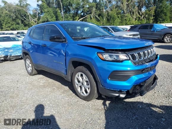 2025 Jeep Compass Sport with VIN 3C4NJDAN1ST540693, listed as a Copart auction lot 81114245 with 2,813 mi miles and Salvage title. Bid and sale history available at DreamBid. Image 4.