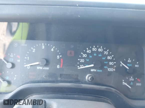 2000 Jeep Wrangler Sport с VIN 1J4FA49S2YP757952, выставлен на аукционе IAAI как лот 43499058 с пробегом Не указан миль и . История ставок и продаж доступна на DreamBid. Изображение 7.
