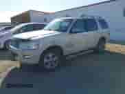 2006 Ford Explorer Limited z VIN 1FMEU75E06ZA14701, wystawiony jako IAAI lot #41308694 z przebiegiem 216 253 mil mil oraz . Historia ofert i sprzedaży dostępna na DreamBid. Obrazek 2.