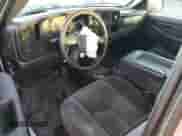 2006 Chevrolet Silverado 1500 Work Truck с VIN 3GCEC14V96G209413, выставлен на аукционе Copart как лот 43834805 с пробегом 268 185 миль миль и Списание • Salvage title. История ставок и продаж доступна на DreamBid. Изображение 8.