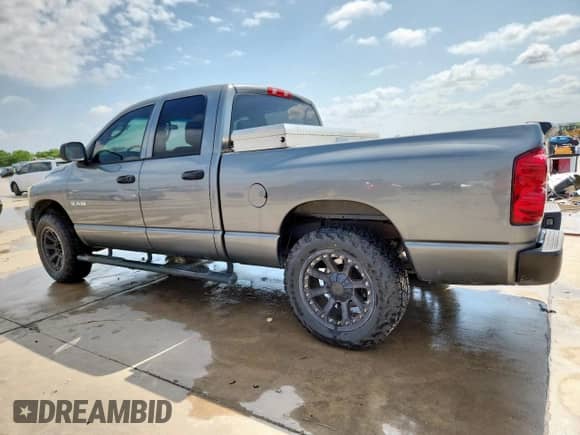 2008 Dodge 1500 ST z VIN 1D7HA18K08J149628, wystawiony jako Copart lot #61178735 z przebiegiem 169 906 mil mil oraz Czysty tytuł • Clean title. Historia ofert i sprzedaży dostępna na DreamBid. Obrazek 2.