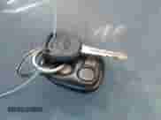 1999 Chevrolet Blazer LS z VIN 1GNDT13W4X2189191, wystawiony jako IAAI lot #41809068 z przebiegiem 251 307 mil mil oraz . Historia ofert i sprzedaży dostępna na DreamBid. Obrazek 11.