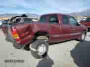 2000 GMC Sierra 1500 SLE with VIN 1GTEK19T1YE253734, listed as a Copart auction lot 42458225 with 197,956 mi miles and Salvage title. Bid and sale history available at DreamBid. Image 3.