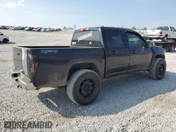 2008 Chevrolet Colorado 1LT z VIN 1GCDT33E888217469, wystawiony jako Copart lot #80676355 z przebiegiem 214 998 mil mil oraz Nie do naprawy • Non repairable. Historia ofert i sprzedaży dostępna na DreamBid. Obrazek 3.