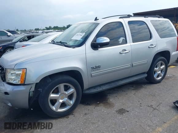 2010 Chevrolet Tahoe LT с VIN 1GNUCBE01AR214478, выставлен на аукционе IAAI как лот 42827366 с пробегом 193 673 миль миль и . История ставок и продаж доступна на DreamBid. Изображение 2.