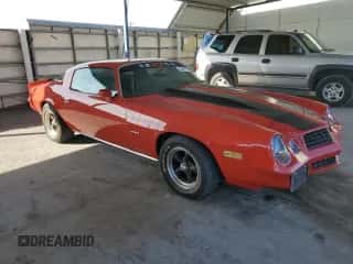 1978 Chevrolet Camaro z VIN 1Q87D8L555429, wystawiony jako Copart lot #80442774 z przebiegiem 39 212 mil mil oraz Szkoda całkowita • Salvage title. Historia ofert i sprzedaży dostępna na DreamBid. Obrazek 4.
