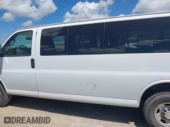 2020 Chevrolet Express Passenger LS with VIN 1GAZGNFG6L1242285, listed as a IAAI auction lot 42608272 with 19,522 mi miles and . Bid and sale history available at DreamBid. Image 14.