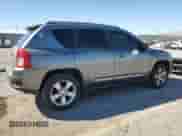 2012 Jeep Compass Sport z VIN 1C4NJCBA0CD618121, wystawiony jako Copart lot #84818275 z przebiegiem 170 126 mil mil oraz Szkoda całkowita • Salvage title. Historia ofert i sprzedaży dostępna na DreamBid. Obrazek 3.