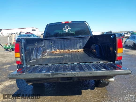 2006 GMC Sierra 1500 SLE1 with VIN 1GTEK19B66Z205370, listed as a IAAI auction lot 41650218 with 184,927 mi miles and . Bid and sale history available at DreamBid. Image 17.