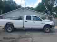 2007 Dodge 2500 SLT z VIN 1D7KS28D97J506507, wystawiony jako IAAI lot #42668019 z przebiegiem 190 604 mil mil oraz . Historia ofert i sprzedaży dostępna na DreamBid. Obrazek 14.