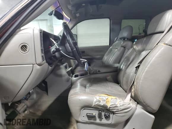 2000 Chevrolet Silverado 2500 LS с VIN 1GCGK29U2YE308909, выставлен на аукционе Copart как лот 45506425 с пробегом 190 456 миль миль и Списание • Salvage title. История ставок и продаж доступна на DreamBid. Изображение 7.