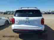 2025 Hyundai Palisade XRT z VIN KM8R34GE6SU832246, wystawiony jako IAAI lot #42517229 z przebiegiem 5 030 mil mil oraz . Historia ofert i sprzedaży dostępna na DreamBid. Obrazek 17.