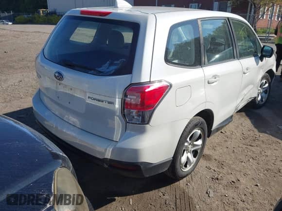 2018 Subaru Forester z VIN JF2SJAAC3JH539348, wystawiony jako IAAI lot #43135934 z przebiegiem 228 014 mil mil oraz . Historia ofert i sprzedaży dostępna na DreamBid. Obrazek 4.