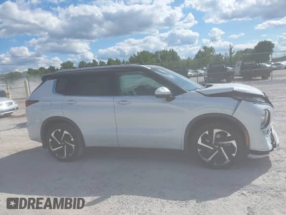 2024 Mitsubishi Outlander SEL с VIN JA4J3WA89RZ010189, выставлен на аукционе IAAI как лот 43075127 с пробегом 13 661 миль миль и . История ставок и продаж доступна на DreamBid. Изображение 13.