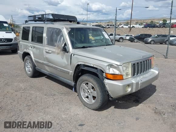 2007 Jeep Commander Limited с VIN 1J8HG58P77C635747, выставлен на аукционе IAAI как лот 42819981 с пробегом 173 950 миль миль и . История ставок и продаж доступна на DreamBid. Изображение 1.