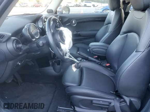 2016 MINI Hardtop S z VIN WMWXP7C54G3B33802, wystawiony jako Copart lot #86173735 z przebiegiem 40 137 mil mil oraz Szkoda całkowita • Salvage title. Historia ofert i sprzedaży dostępna na DreamBid. Obrazek 7.
