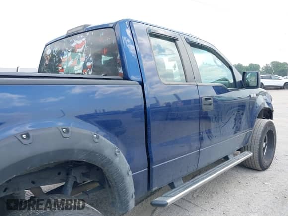 2008 Ford F-150 STX z VIN 1FTRX14W68FB51327, wystawiony jako IAAI lot #42673350 z przebiegiem 196 341 mil mil oraz . Historia ofert i sprzedaży dostępna na DreamBid. Obrazek 13.