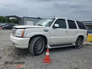 2005 Cadillac Escalade с VIN 1GYEC63N45R267288, выставлен на аукционе Copart как лот 62376215 с пробегом 136 282 миль миль и Списание • Salvage title. История ставок и продаж доступна на DreamBid. Изображение 1.