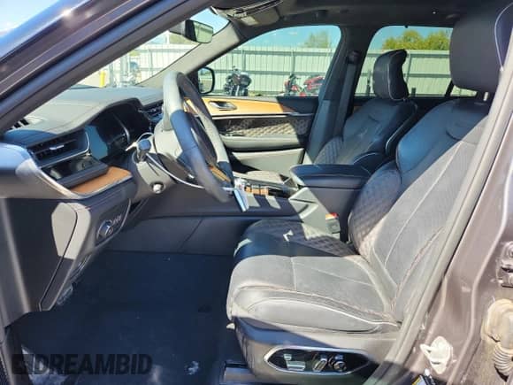 2024 Jeep Grand Cherokee Summit Reserve с VIN 1C4RJHEGXR8505504, выставлен на аукционе Copart как лот 84574905 с пробегом 22 773 миль миль и Списание • Salvage title. История ставок и продаж доступна на DreamBid. Изображение 7.