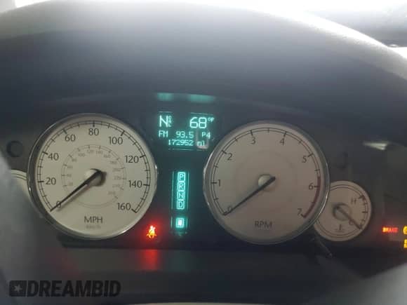 2005 Chrysler 300 C with VIN 2C3AA63H05H636429, listed as a Copart auction lot 73326234 with 172,952 mi miles and Clean title. Bid and sale history available at DreamBid. Image 9.