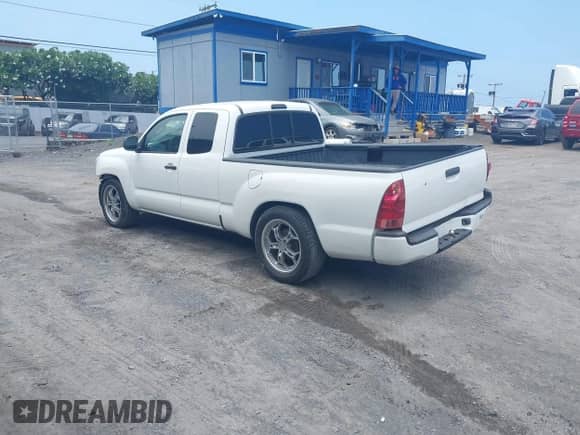 2007 Toyota Tacoma with VIN 5TETX22N77Z451188, listed as a IAAI auction lot 42934656 with 212,174 mi miles and . Bid and sale history available at DreamBid. Image 3.