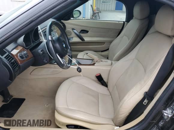 2003 BMW Z4 2.5i z VIN 4USBT33413LR60098, wystawiony jako Copart lot #71809645 z przebiegiem 93 641 mil mil oraz Szkoda całkowita • Salvage title. Historia ofert i sprzedaży dostępna na DreamBid. Obrazek 7.