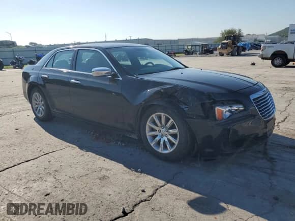 2012 Chrysler 300 Limited z VIN 2C3CCACG2CH242411, wystawiony jako Copart lot #80325775 z przebiegiem 165 492 mil mil oraz Szkoda całkowita • Salvage title. Historia ofert i sprzedaży dostępna na DreamBid. Obrazek 4.