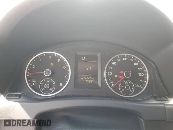 2010 Volkswagen Tiguan S с VIN WVGCV7AX3AW535174, выставлен на аукционе Copart как лот 58187025 с пробегом 177 967 миль миль и Списание • Salvage title. История ставок и продаж доступна на DreamBid. Изображение 9.