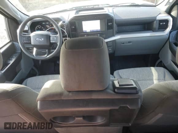 2023 Ford F-150 XL z VIN 1FTEX1CP3PKD85133, wystawiony jako Copart lot #85311935 z przebiegiem 41 748 mil mil oraz Szkoda całkowita • Salvage title. Historia ofert i sprzedaży dostępna na DreamBid. Obrazek 8.